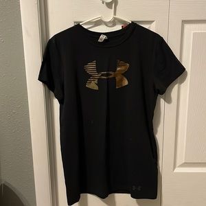 Under armor black tshirt